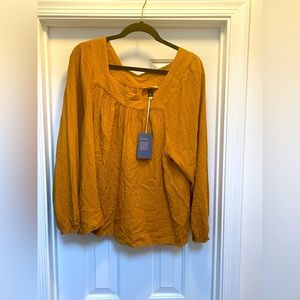 Universal threads shirt